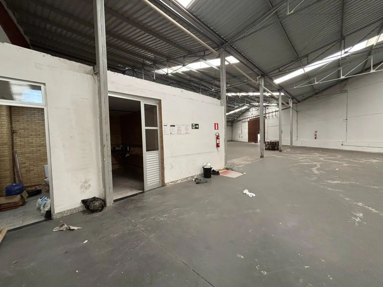 Galpão logístico com docas - 1.470 m² - Juliana - Foto 3