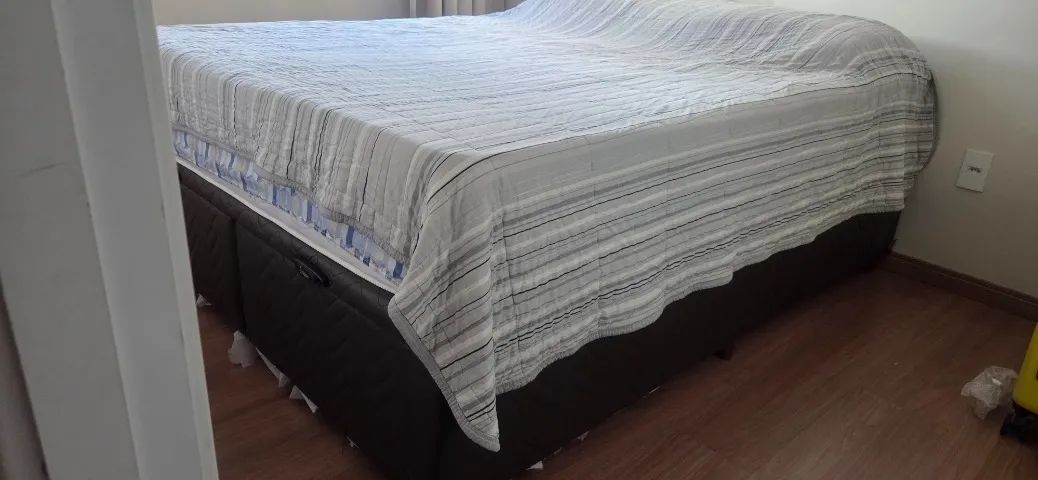 Cama Queen Baú com Colchão