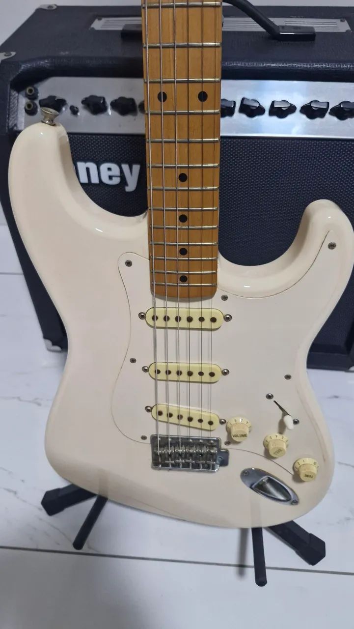 Fender Stratocaster Crafted in Japan  - Foto 3