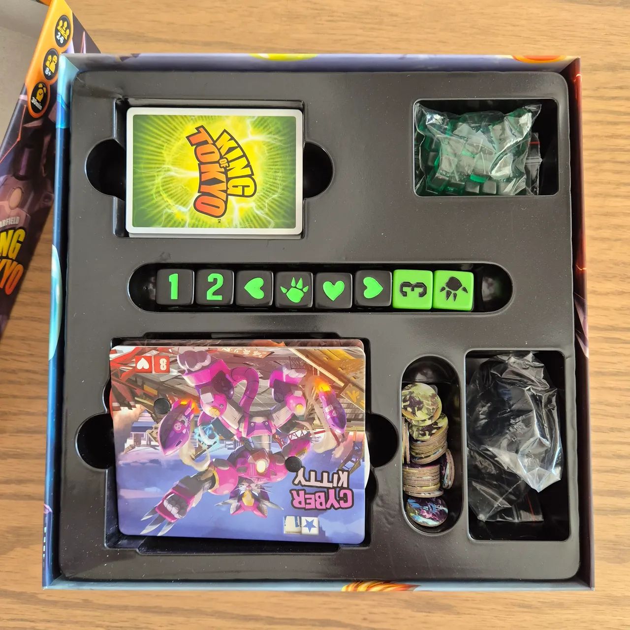 King of Tokyo - jogo de tabuleiro - nunca usado - Foto 2