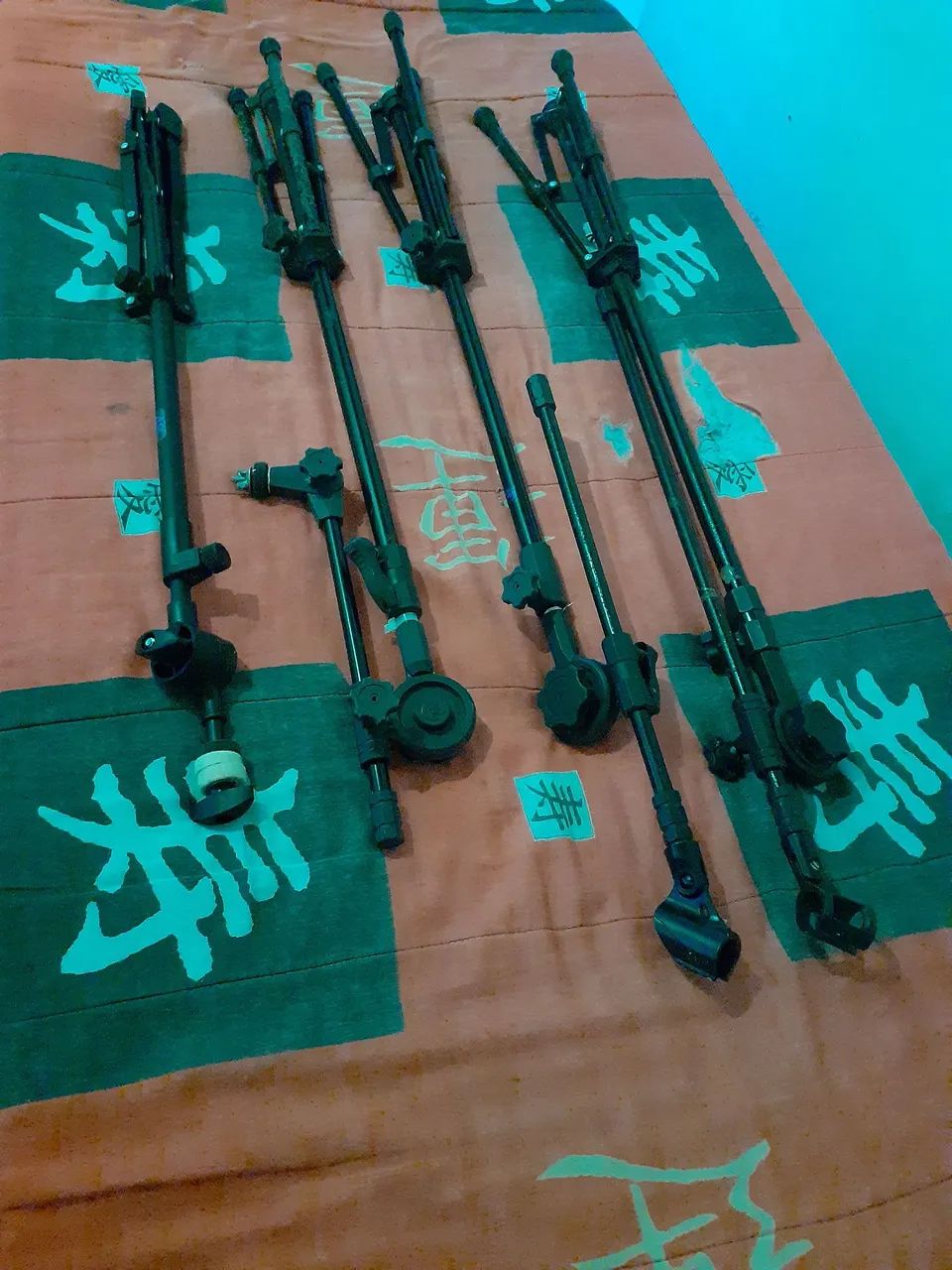 PEDESTAIS DE MICROFONE E DE PRATO DE BATERIA R$ 60 CADA  - Foto 3