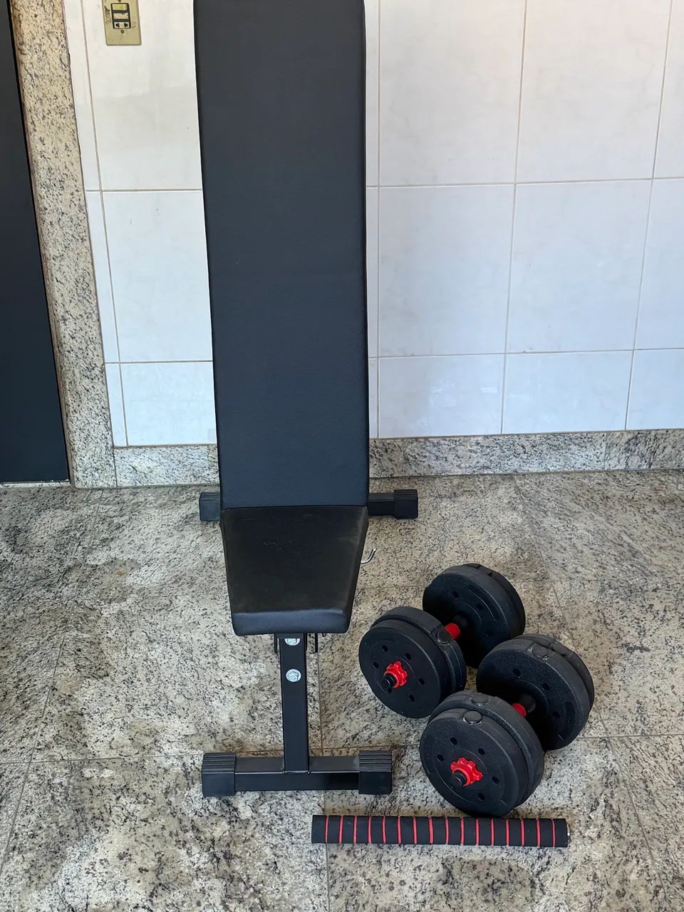 kit halteres e anilhas + banco regulável reclinável  - Foto 3