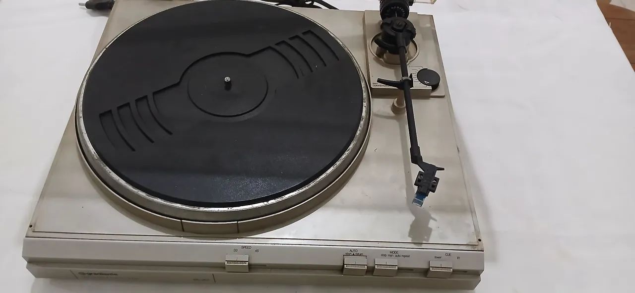 Toca discos com receiver Gradiente DS-20  COM DEFEITO - Foto 5