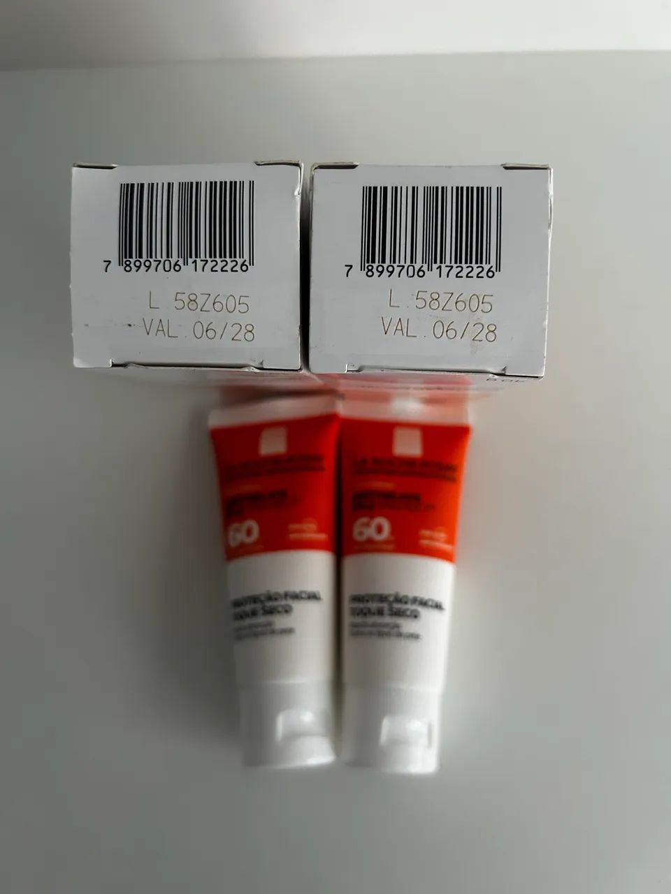 Protetor Solar La Roche-Posay FPS 60 - Novo sem uso - Foto 5