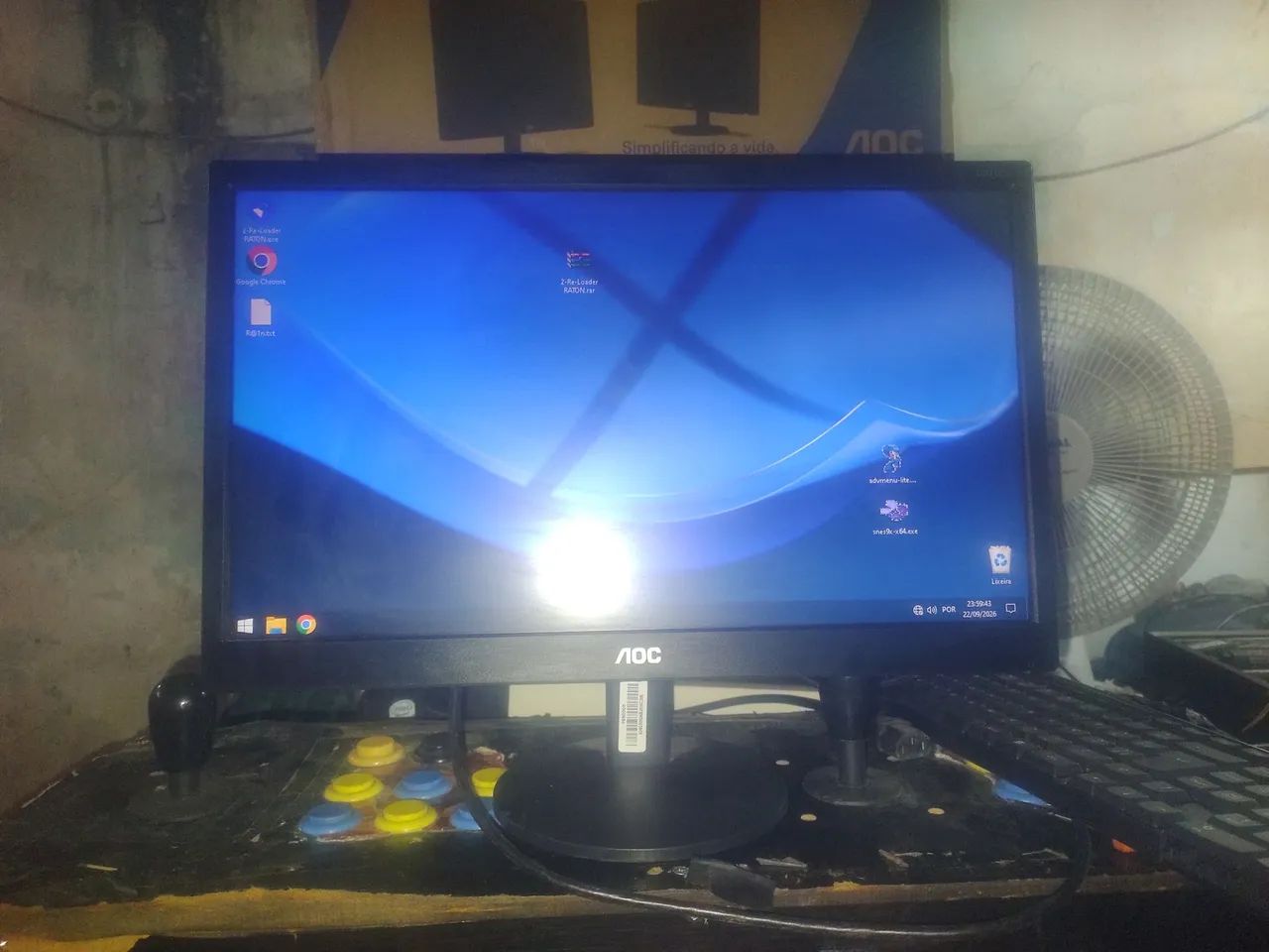 Monitor AOC novo 18.5 meio polegadas testado funcionando perfeitamente novo viu tem caixa 