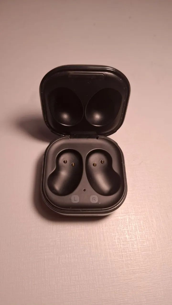 Case Samsung Galaxy Buds Live - Original - Foto 2