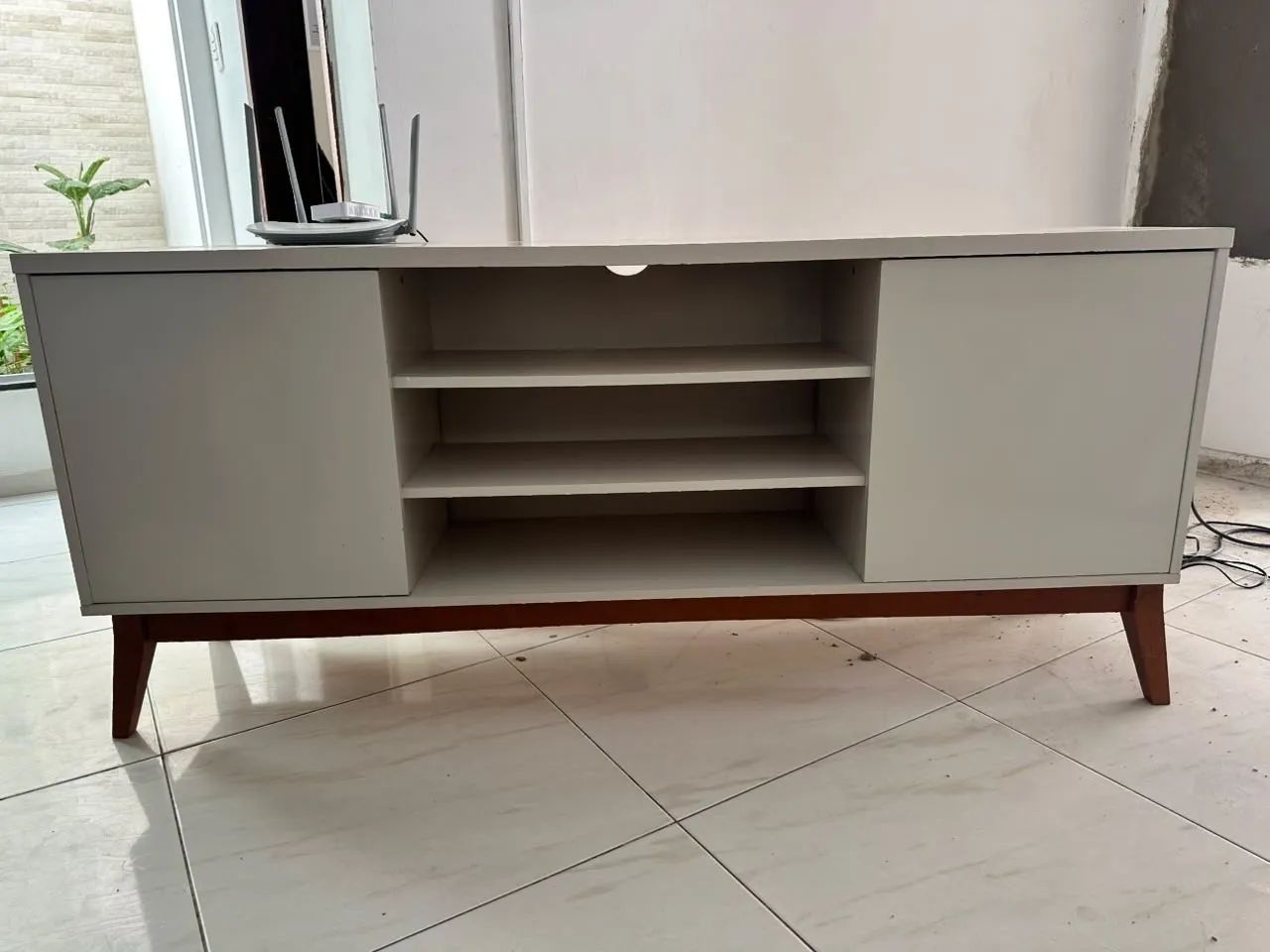 Vendo rack de sala extremamente novo 
