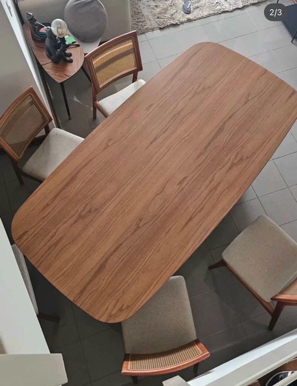 Mesa de jantar 6 lugares moderna e intacta 