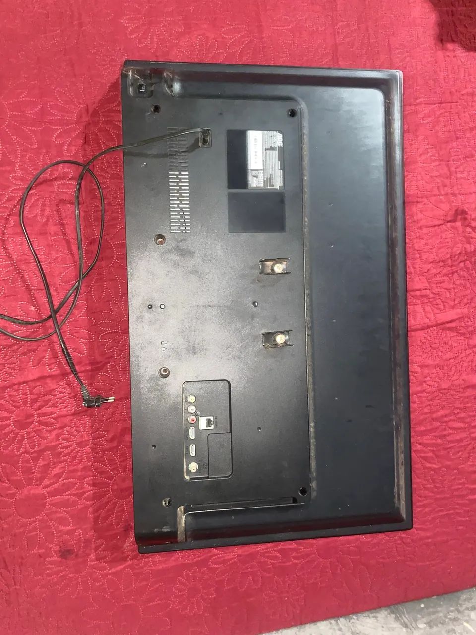 TV de 32 polegadas pra retirada de peças 