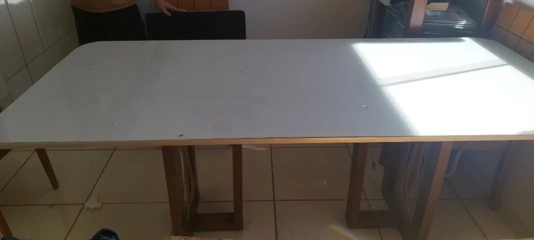 Mesa de jantar de vidro