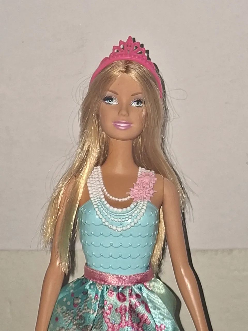 Vendo boneca  Barbie princesa  - Foto 4
