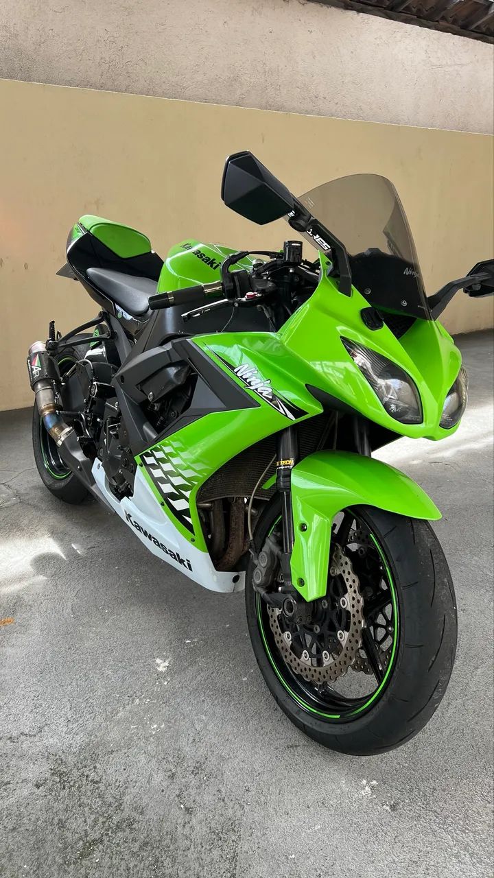 Kawasaki impecável.