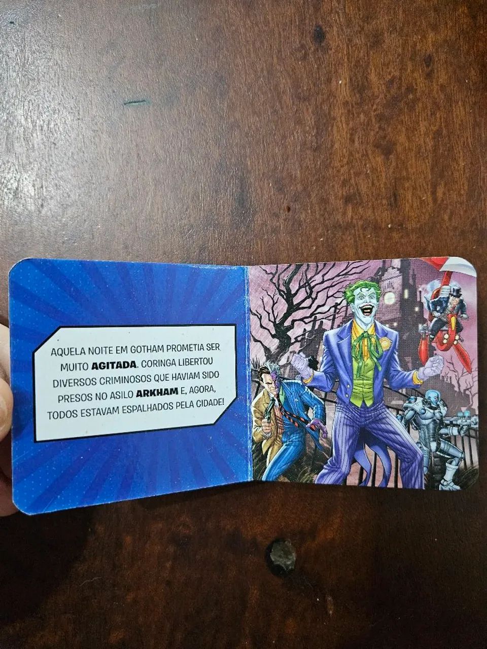 Mini livro Batman  - Foto 2
