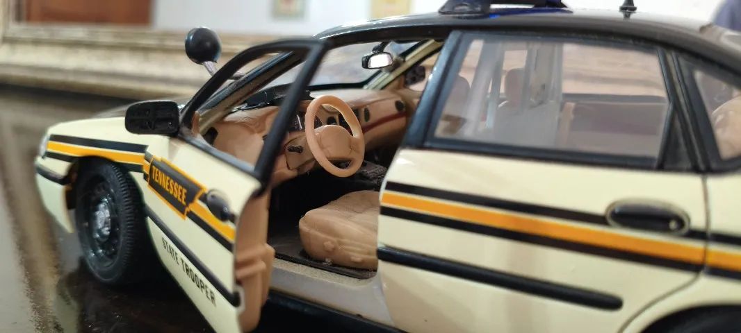 Maisto Chevrolet Impala Tennessee Police 1/18 EXCELENTE ESTADO
