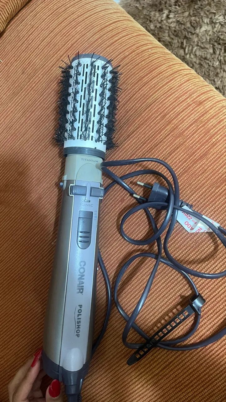 Escova Modeladora Rotativa Titanium Conair - Polishop