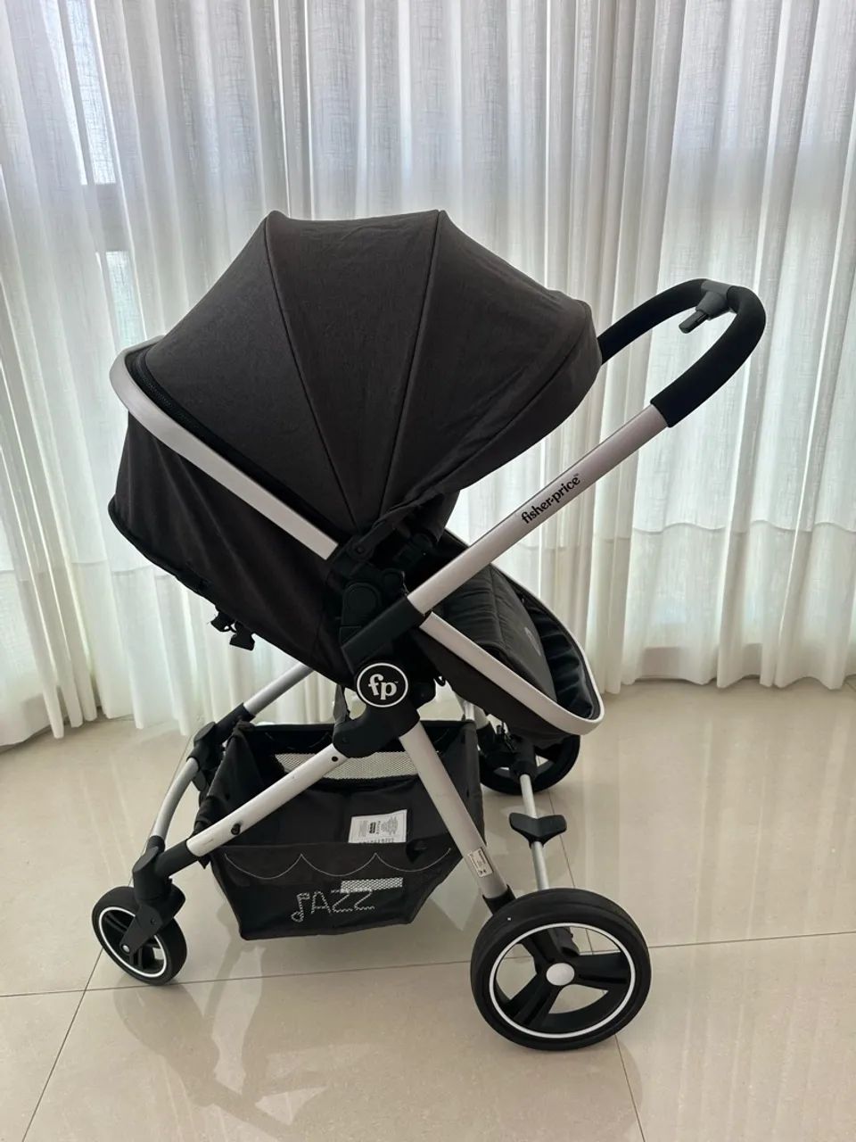 Carrinho de bebê com bebê conforto  - Foto 4