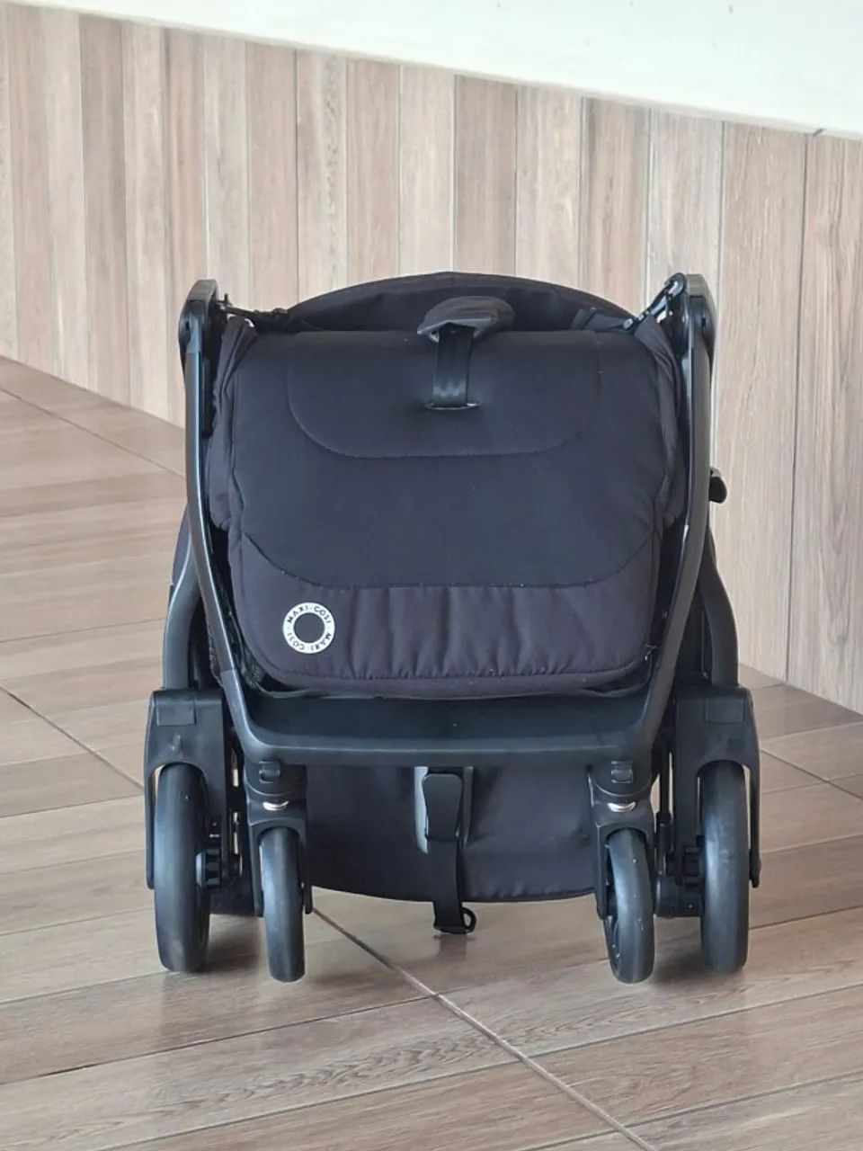 Carrinho Maxi-Cosi Eva Essential Black - Muito Conservado - Foto 4