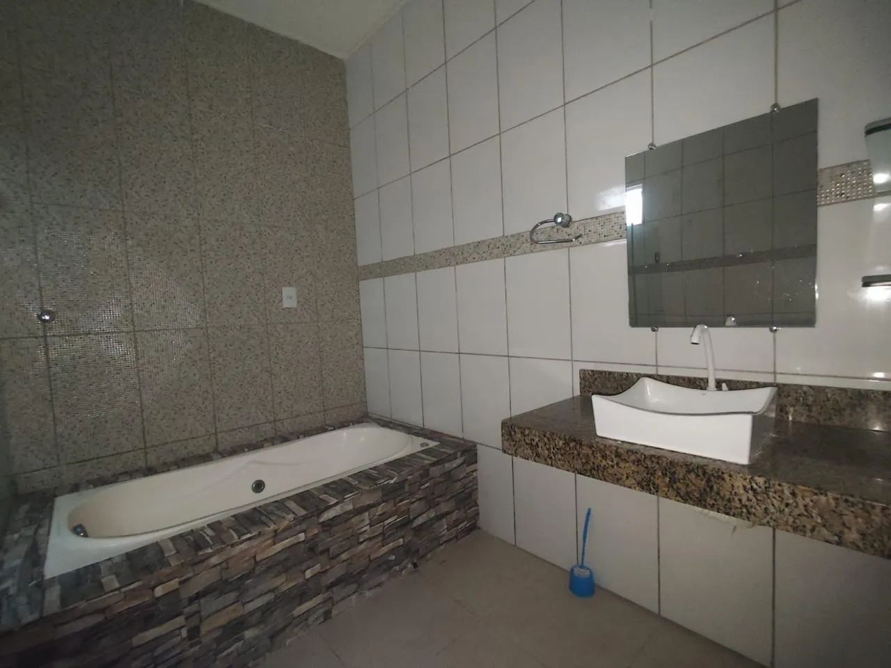 Vendo casa com piscina em Patos - Foto 4