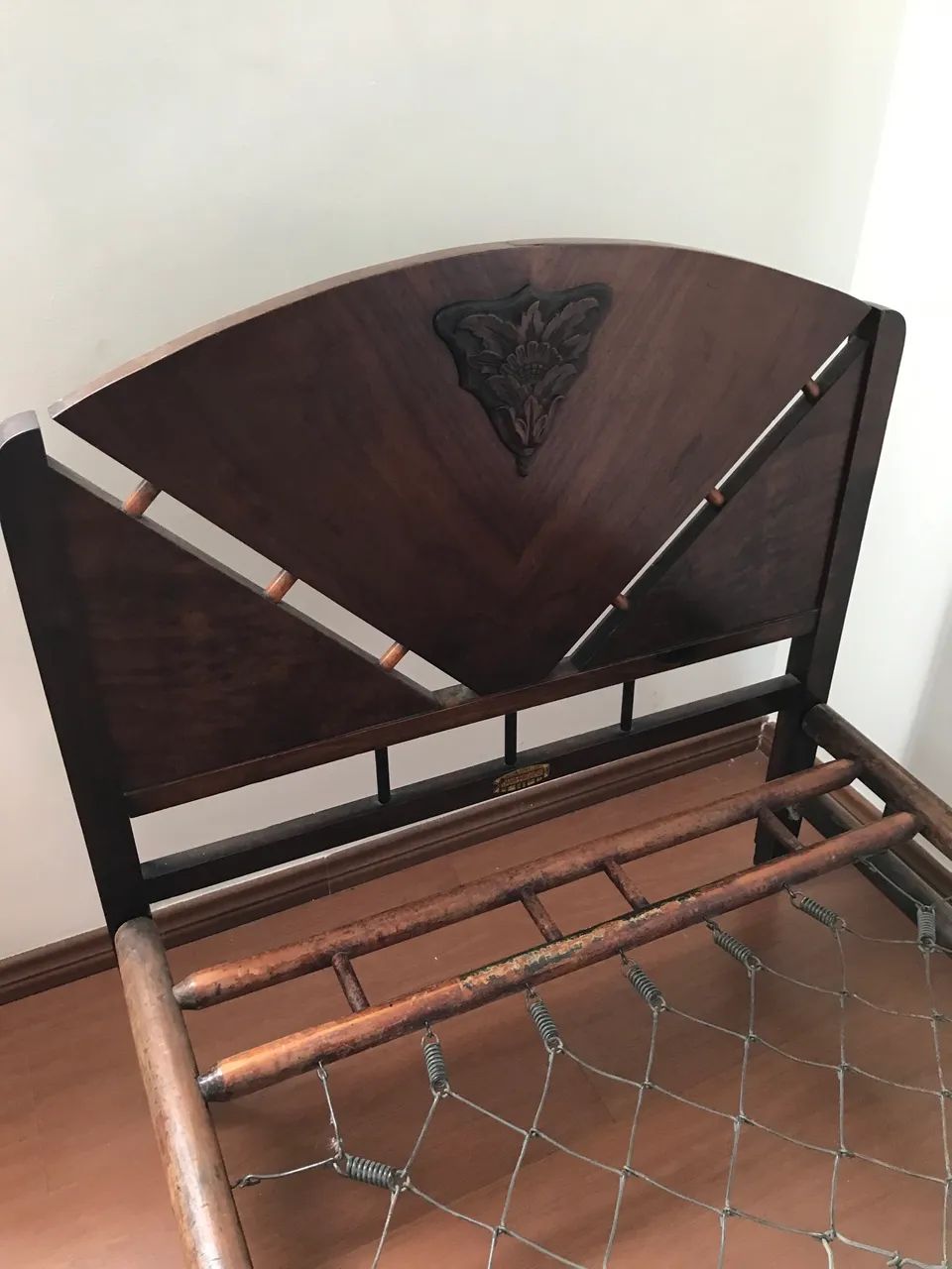 Cama de solteiro Patente L. Liscio (Raridade - Século XX) - Foto 2