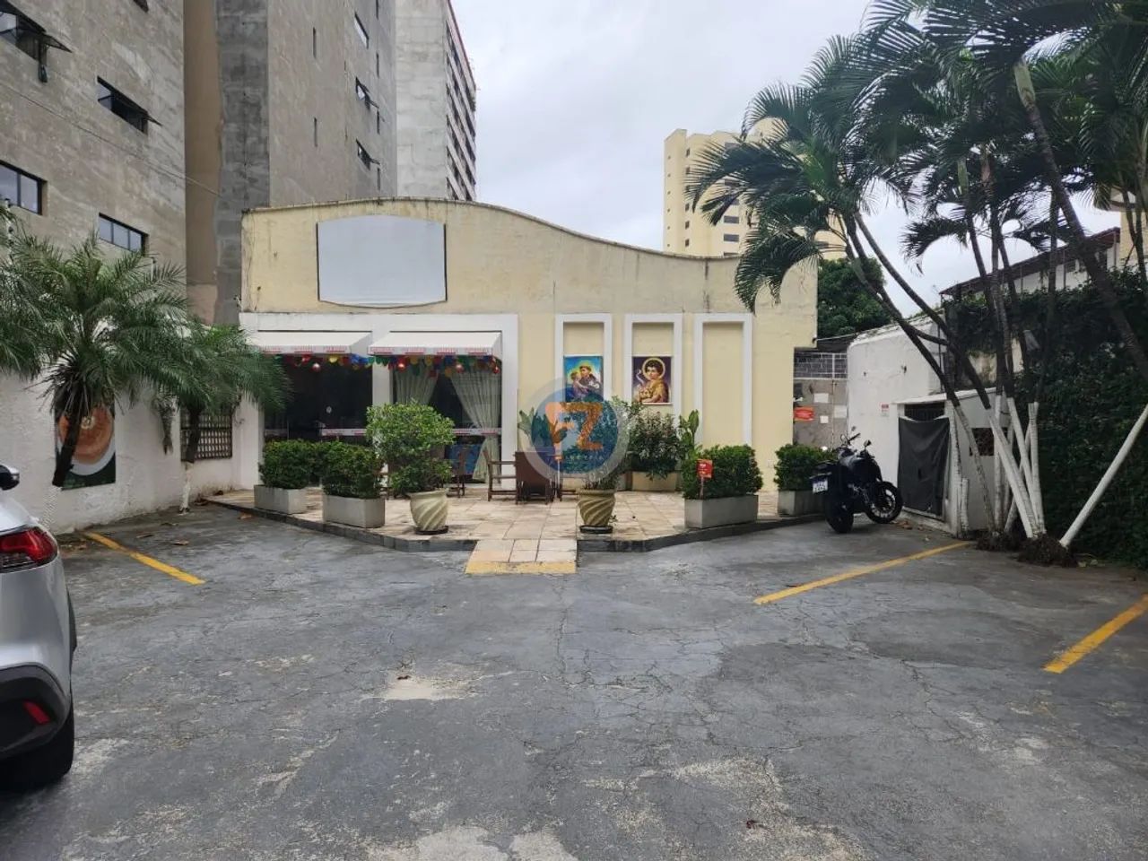 CASA COMERCIAL | EXCELENTE LOCALIZAÇÃO | VAGA PARA APROX. 13 VEÍCULOS