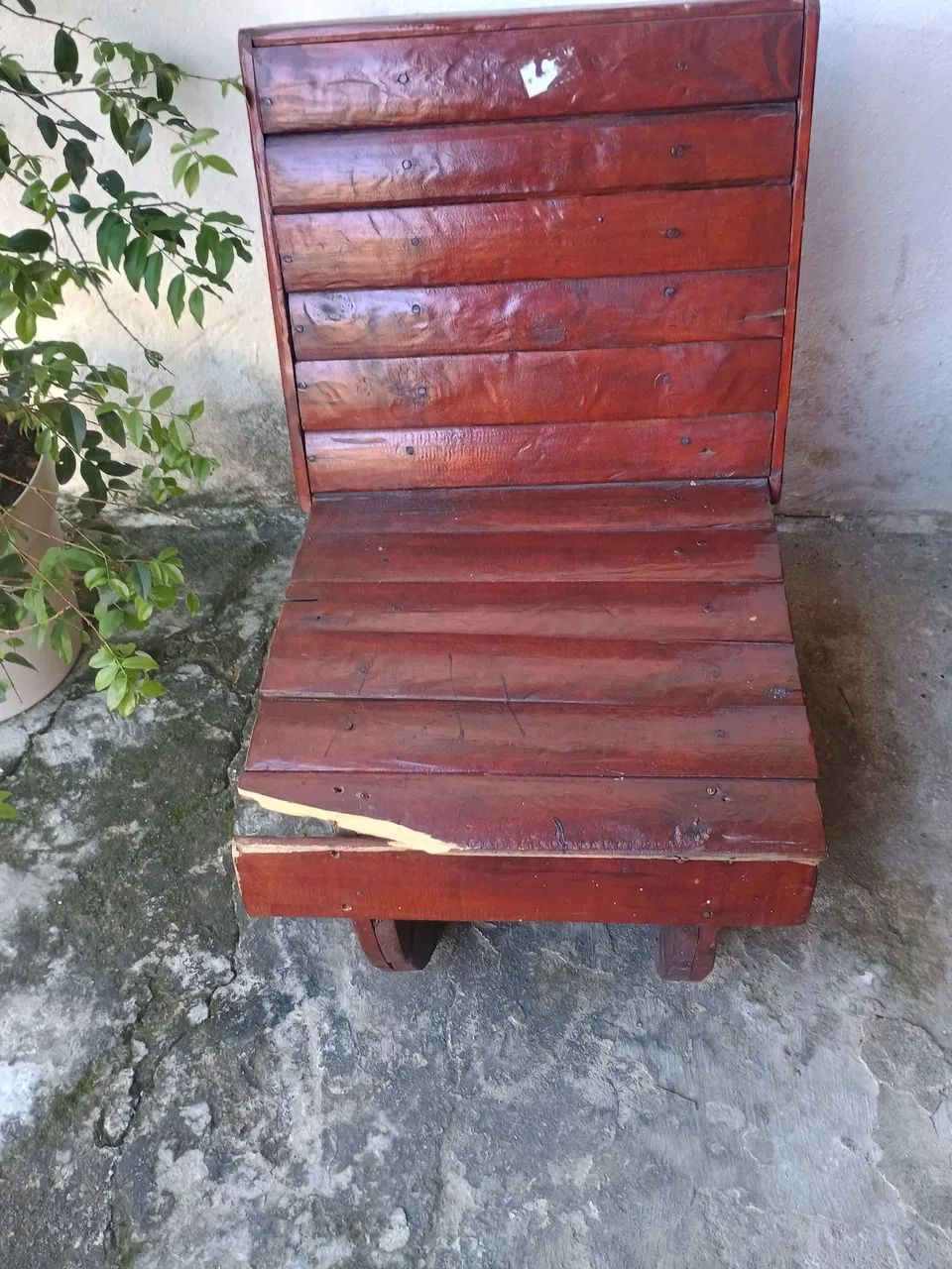 Vendo 3 Poltronas de madeira feita de carretel. - Foto 5