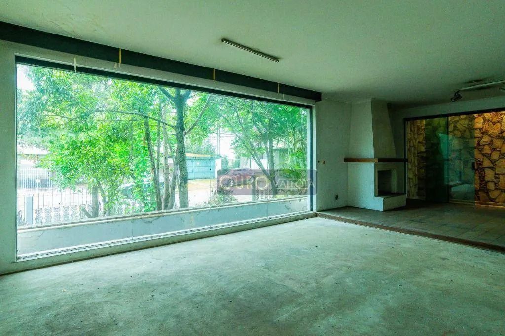 Sobrado com 575m²