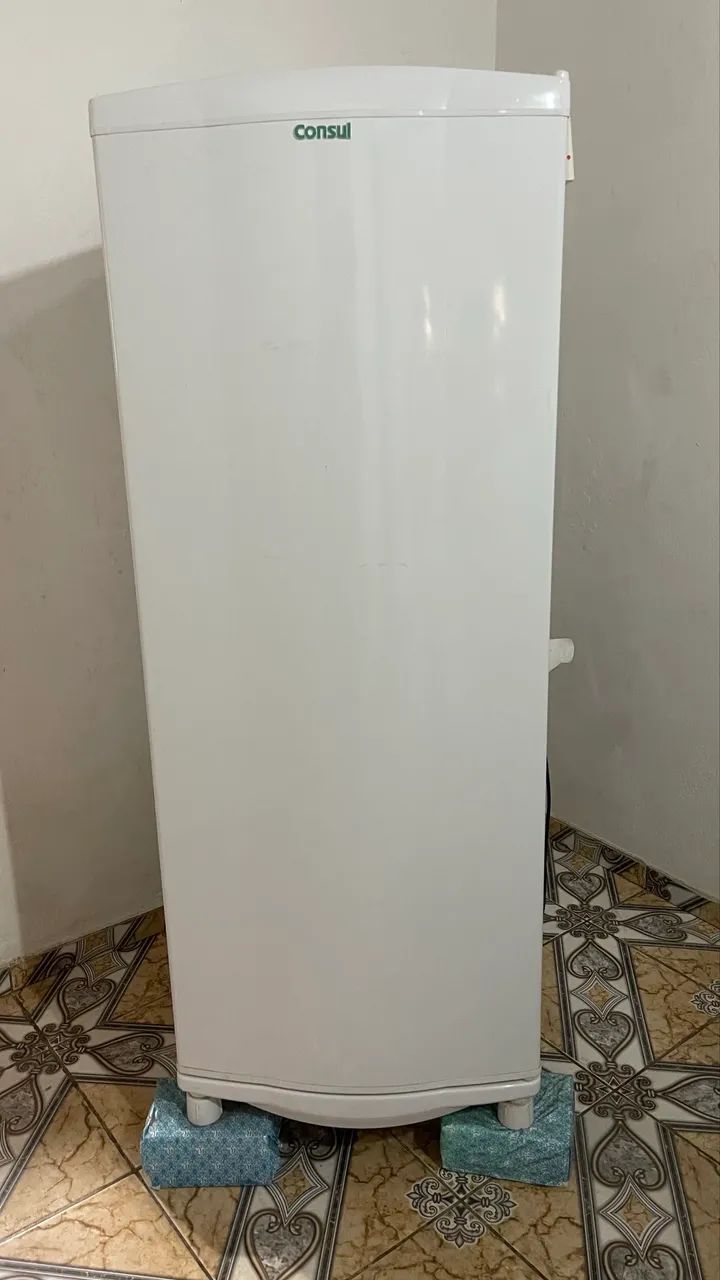 VENDE-SE GELADEIRA 