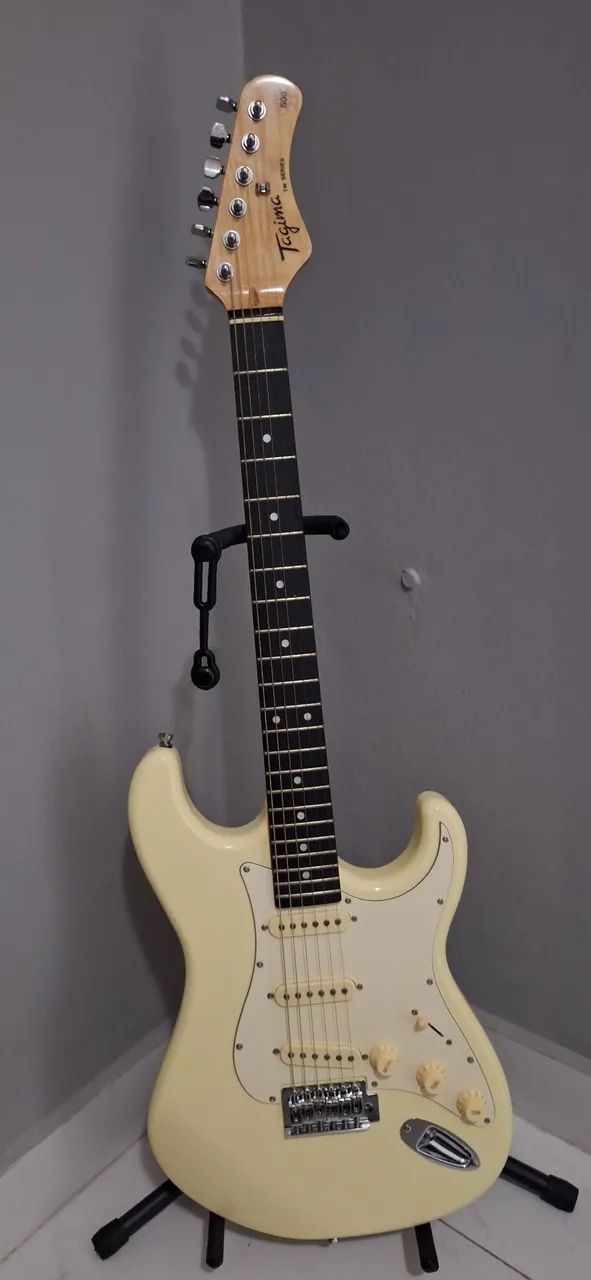 Guitarra elétrica tagima