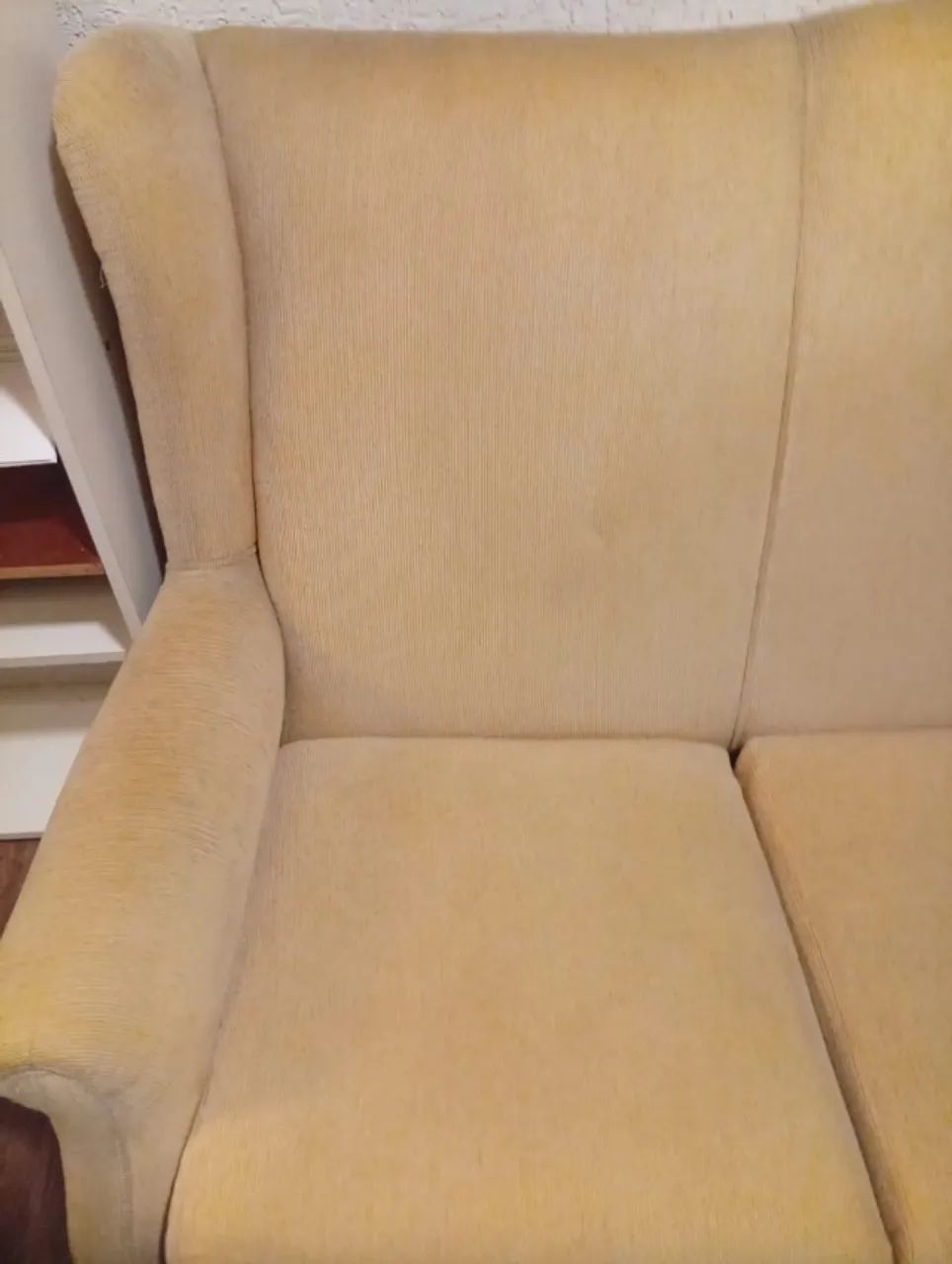 Sofá antigo de 3 lugares e poltrona fazendo conjunto. BAIXEI!