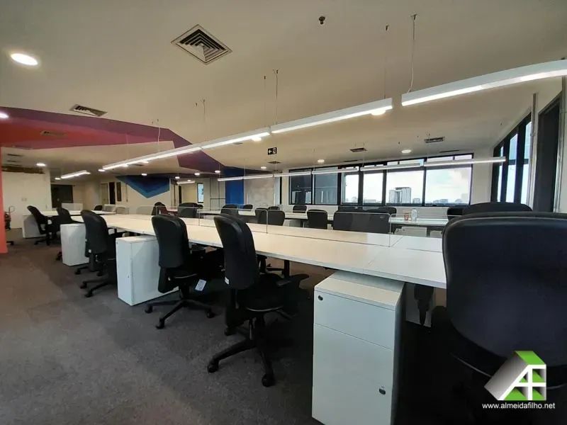 Escritório MOBILIADO (cobertura) de 366m2 disponível para LOCAÇÃO no Itaim Bibi