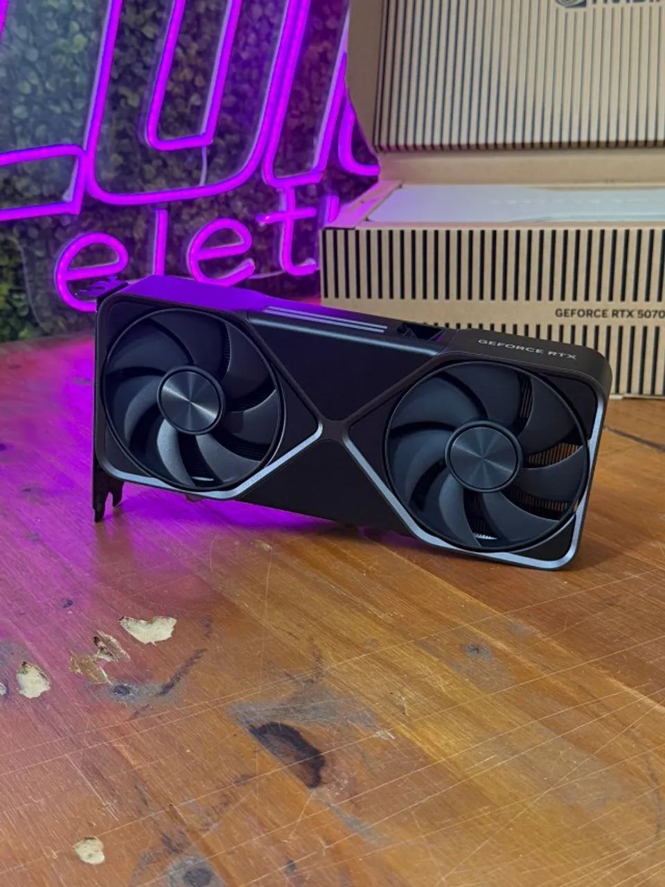 NVIDIA RTX 5070 12GB Founders Edition - Foto 5