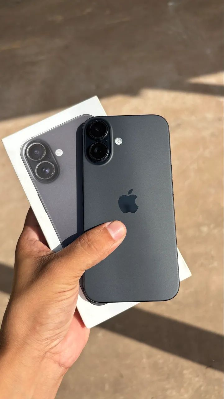 iPhone 16 128GB, muito novo.