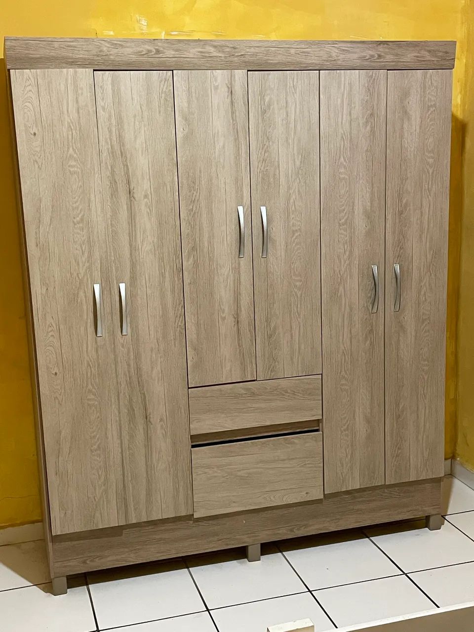 Guarda roupa de solteiro 