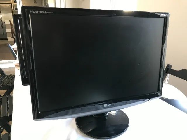 Monitor LG 22 polegadas -  conexão DVI