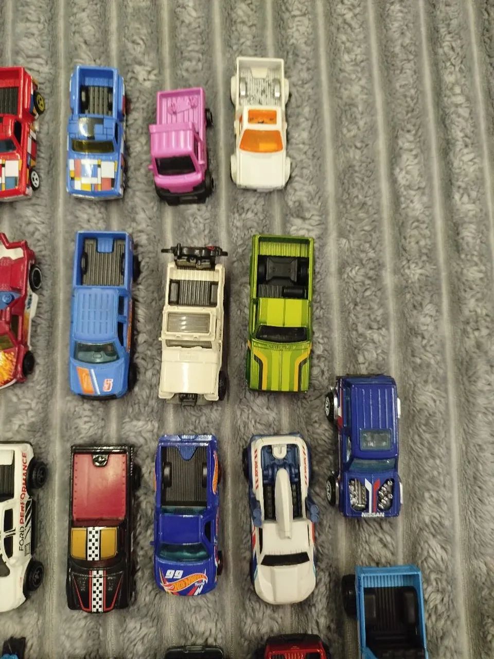 Hotwheels - Pickups variadas - Foto 3