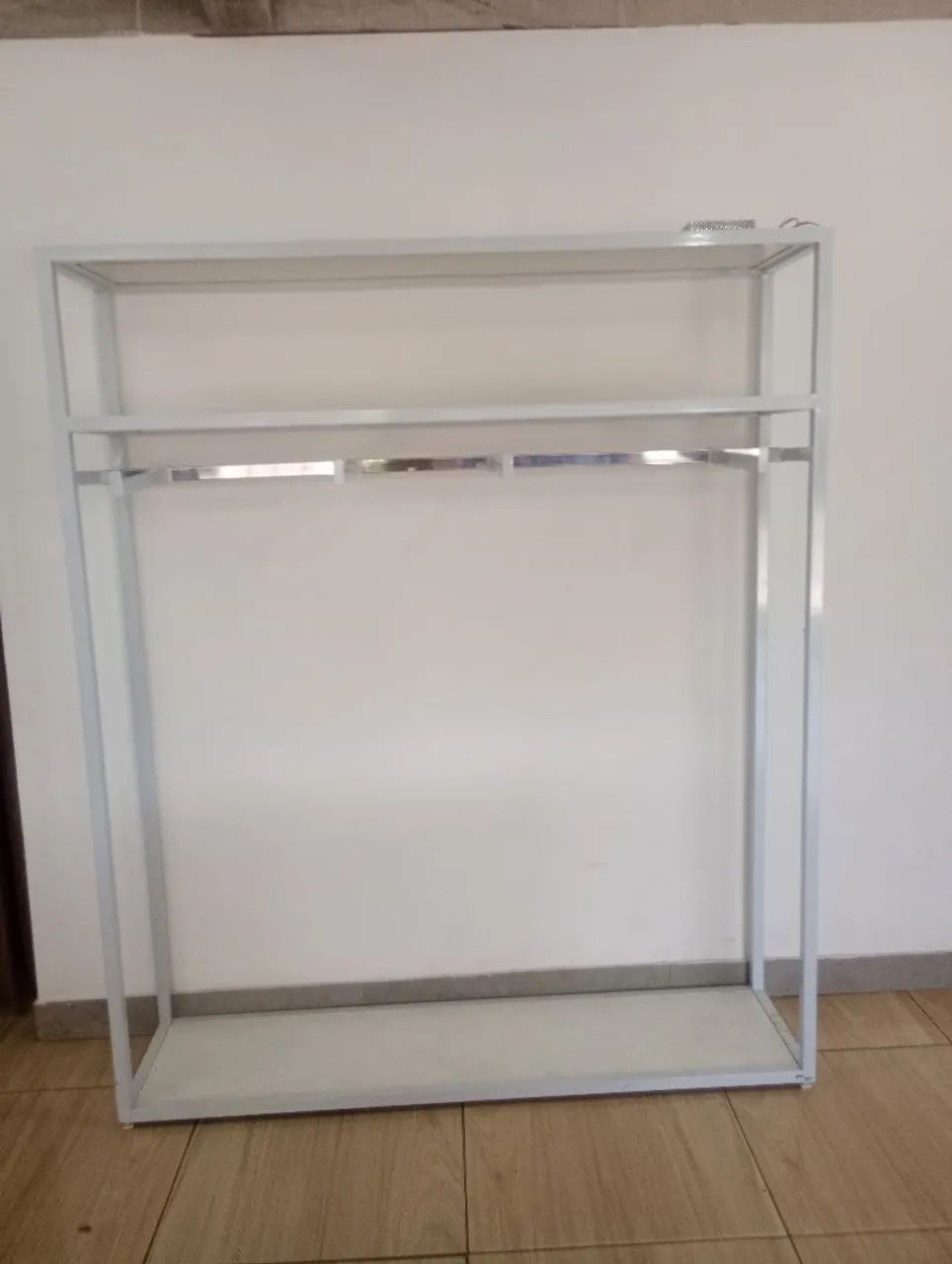 Arara para Roupas com luz de Led - Foto 4