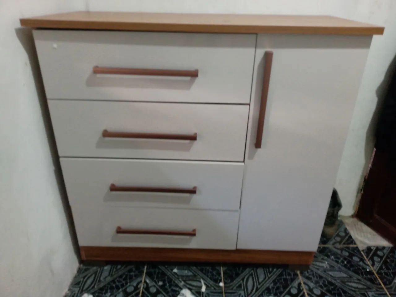 Cômoda em ótimas condições