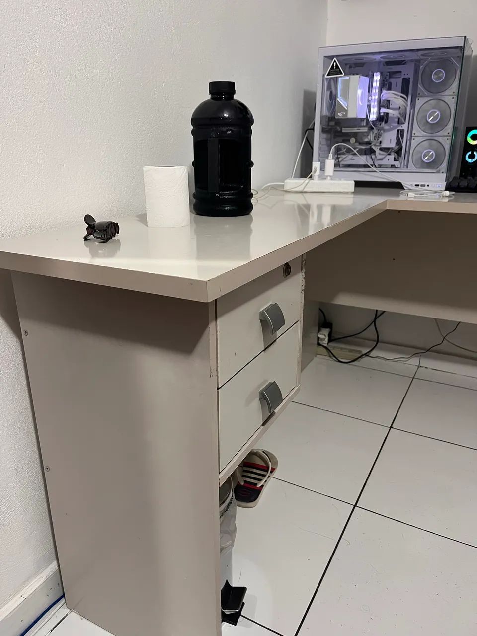 Mesa de Escritório em L com Gaveteiro - Foto 5
