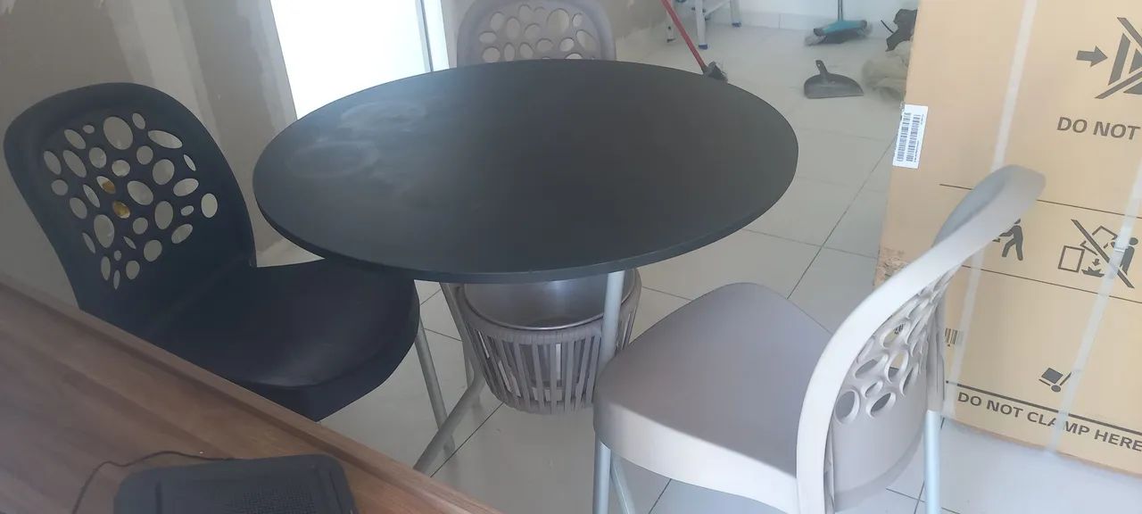 Mesa com 3 cadeiras - Foto 2