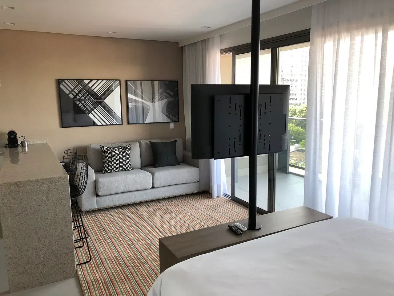 Mude Hoje: Studio Mobiliado em Pinheiros com Varanda e Conforto Total - Foto 2