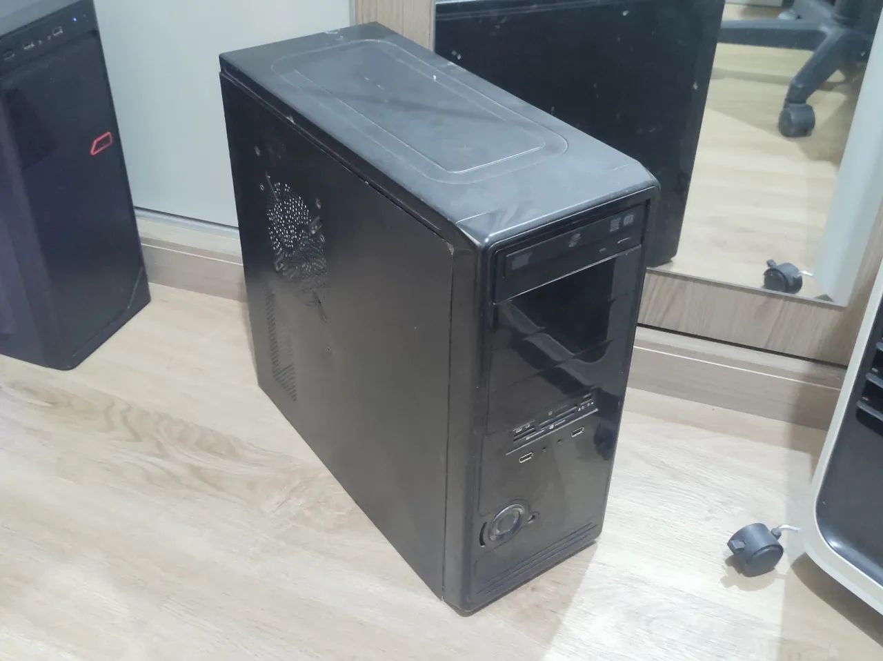 Gabinete micro ATX Usado