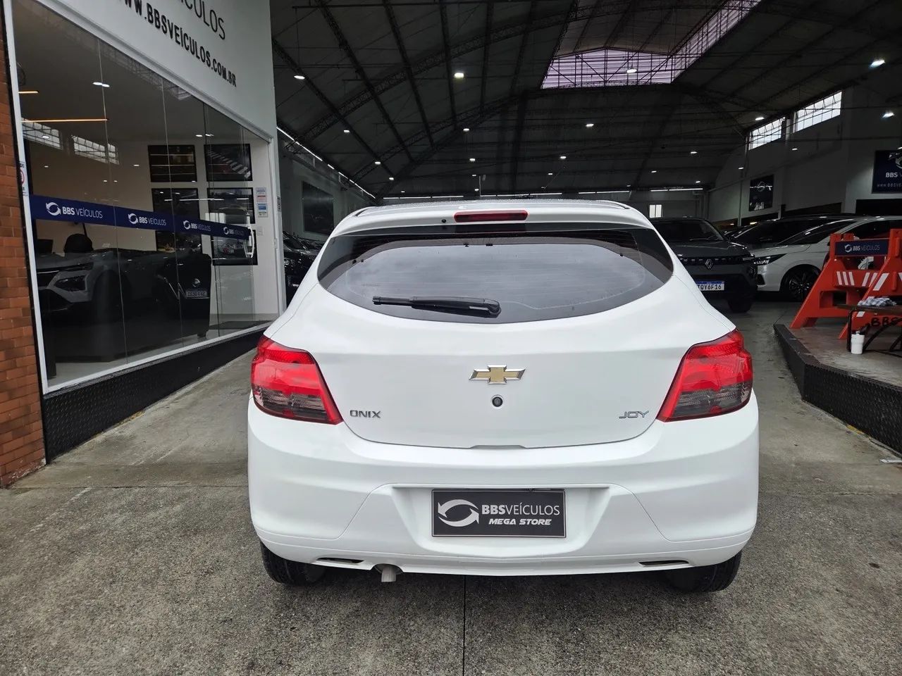 Chevrolet Onix JOY Hatch 1.0 8V Flex Mec. 4P, foto 8 de 9