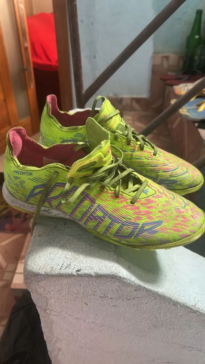 chuteira Adidas 