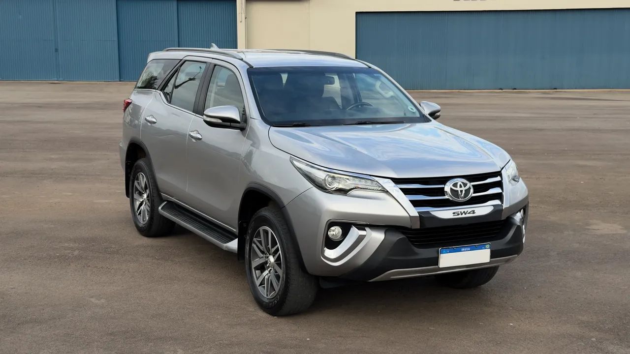 Toyota Hilux SRX 4X4 AT 2.8 TB 2016