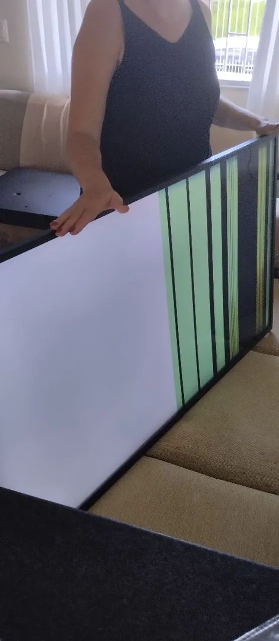 TV LG de 50 polegadas com defeito 