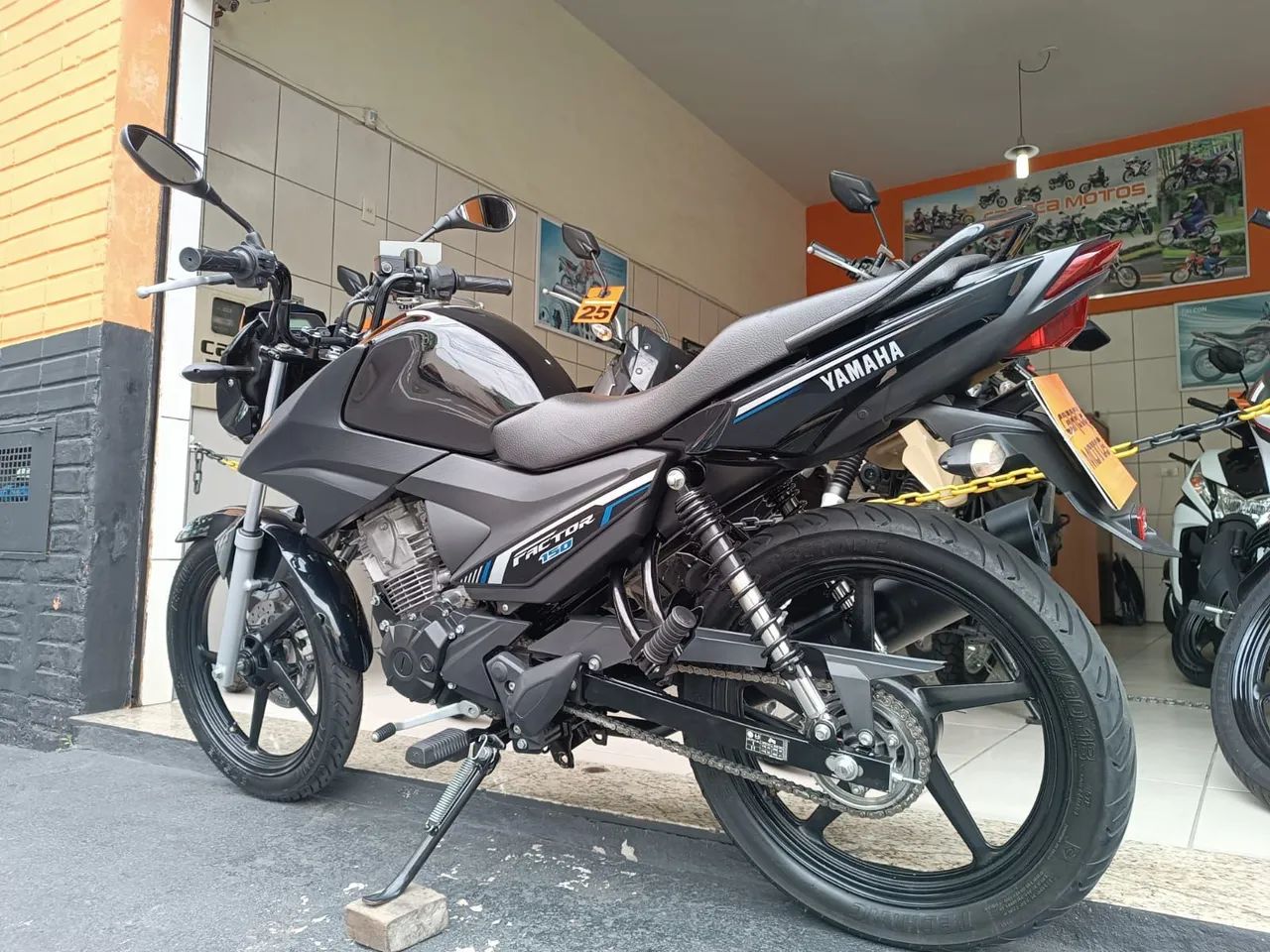 Factor 150 ED 2022 preta  - Foto 3