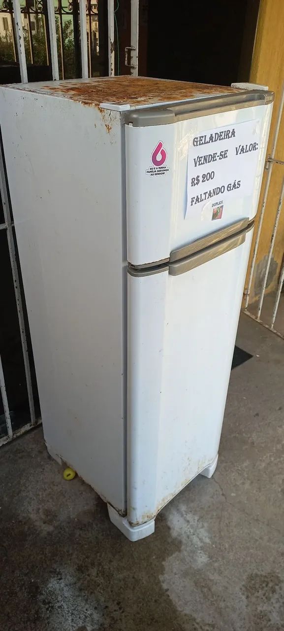 Mesa sem cadeiras - Foto 2