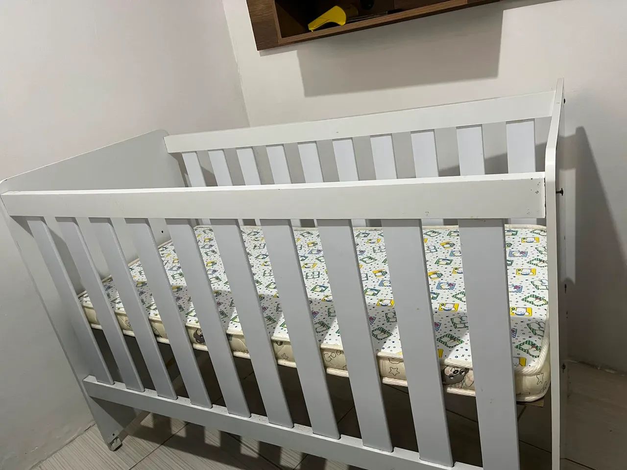 Berço com colchão 