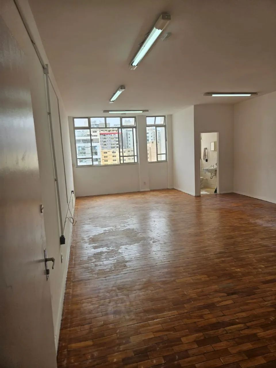ALUGO SALA COMERCIAL (ED.BANCANTIL) HALFELD  - Foto 3