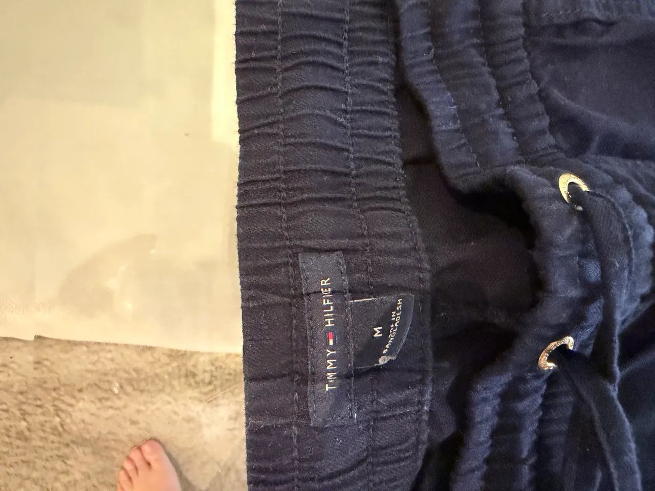 Vendo calça tommy Hilfiger original azul marinho  - Foto 3